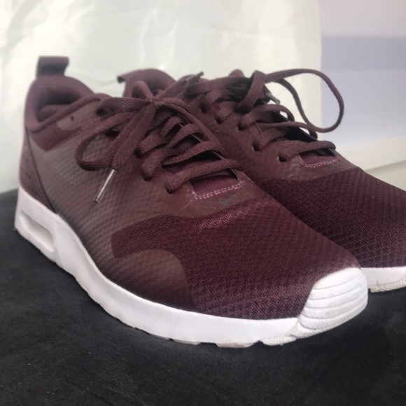 Nike Shoes - NIKE AIR MAX